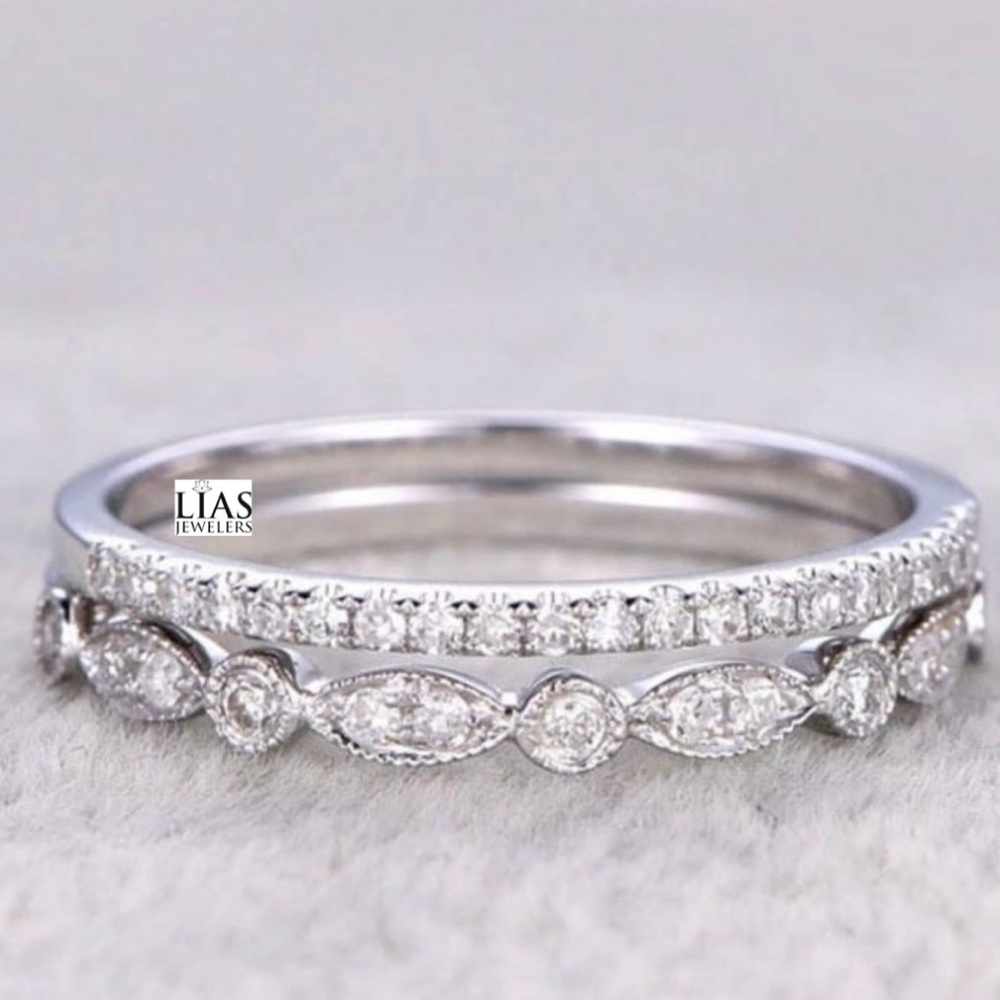 New 18k white gold wedding ring wedding band ( 2 rings total )